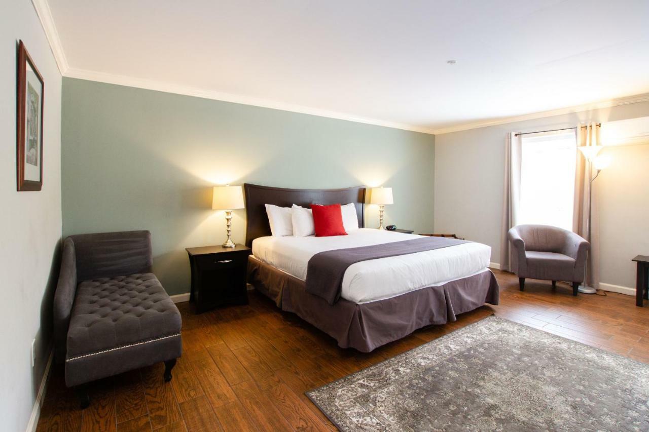 The Dahlonega Square Hotel & Villas Екстер'єр фото